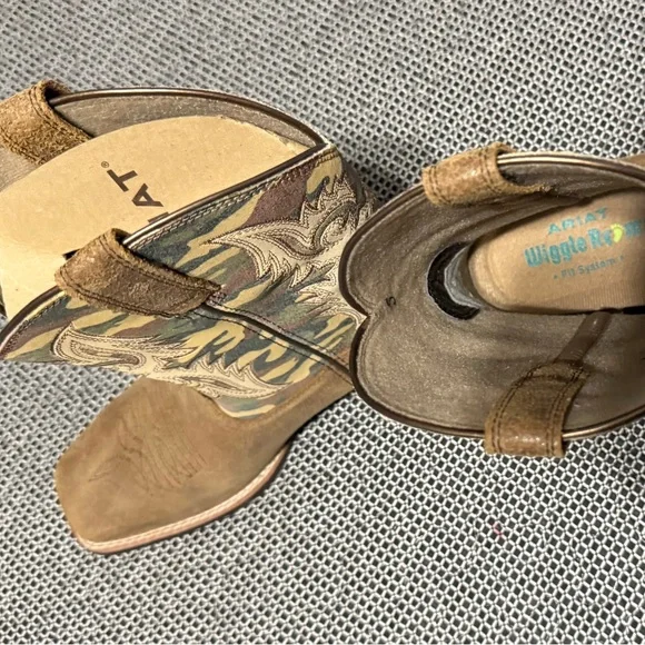 Ariat Kids' Tan and Camouflage Boots - Picture 3 of 6